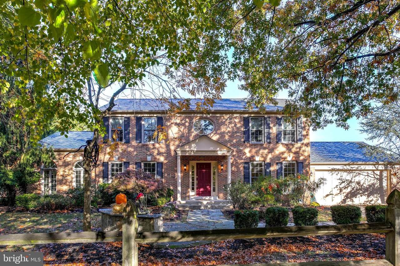 4520 Stonecrest Drive - Photo 1