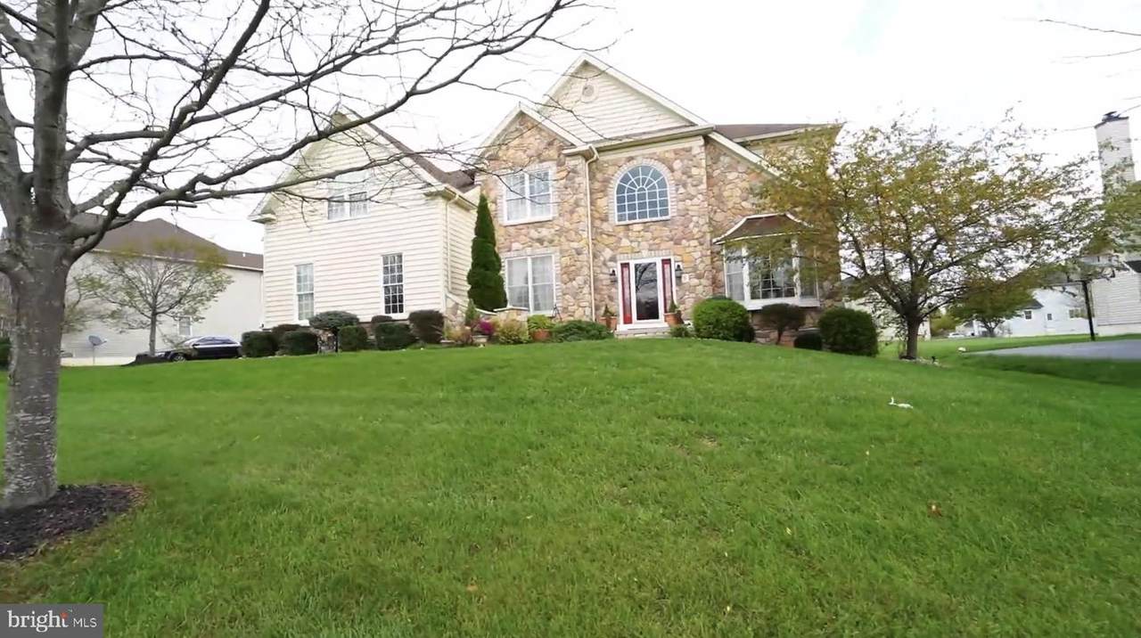 805 Lowell Drive - Photo 1