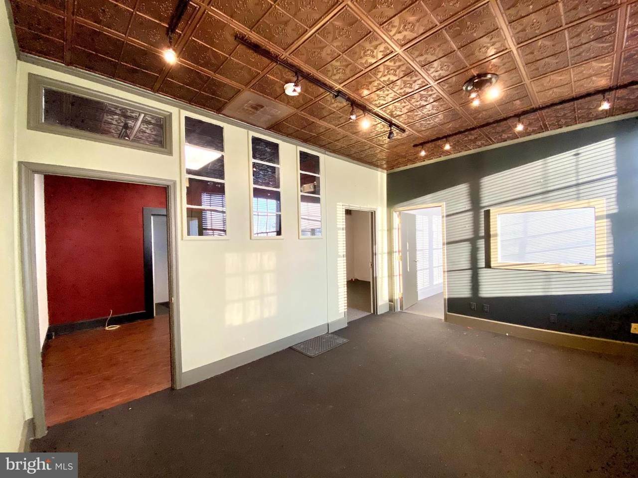 12 Commonwealth - Photo 1