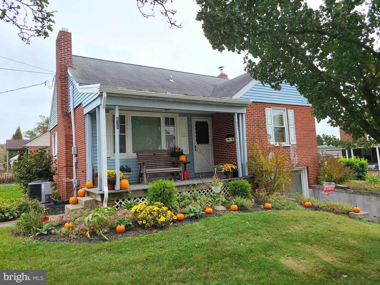 825 6TH Street - Photo 1