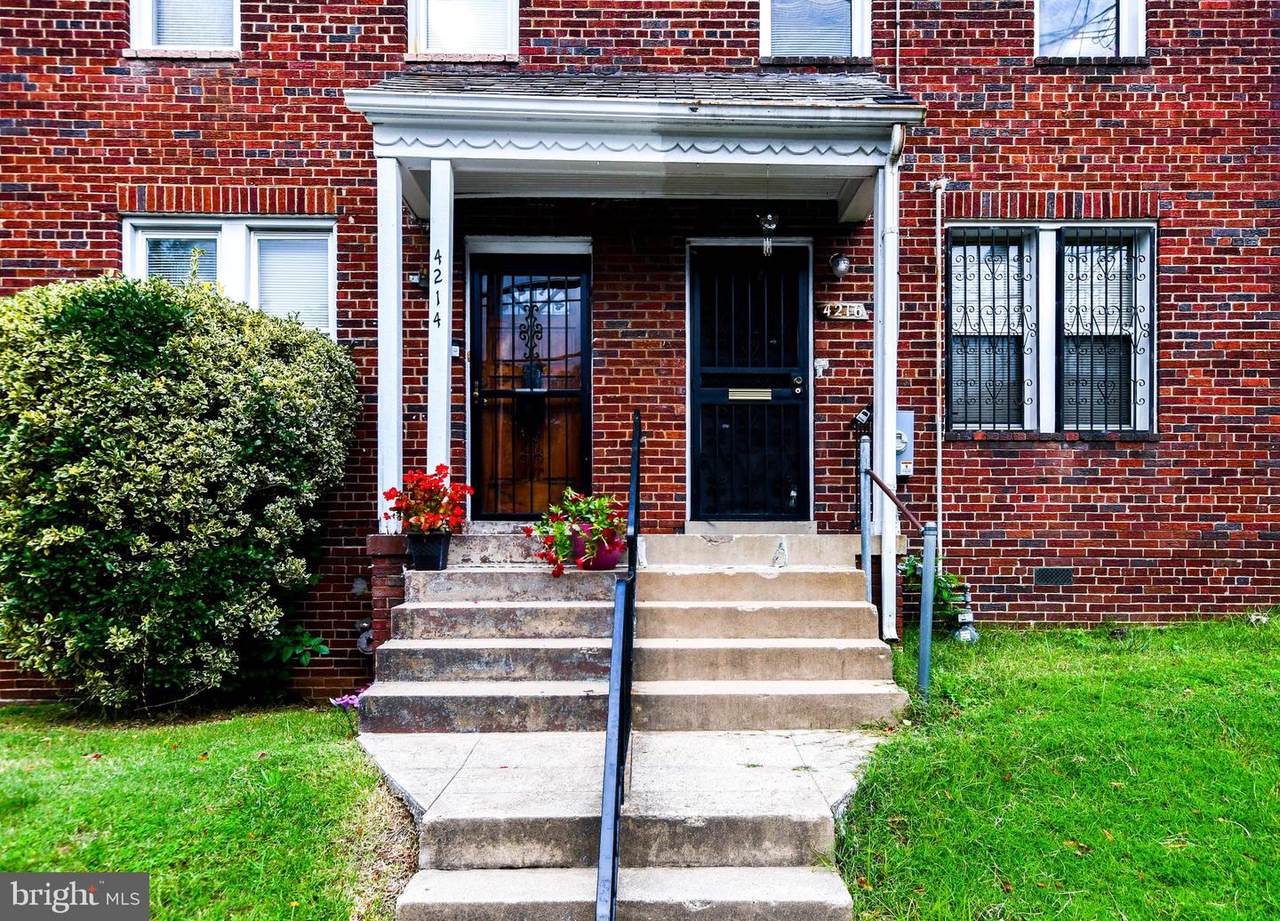 4216 Brooks Street - Photo 1