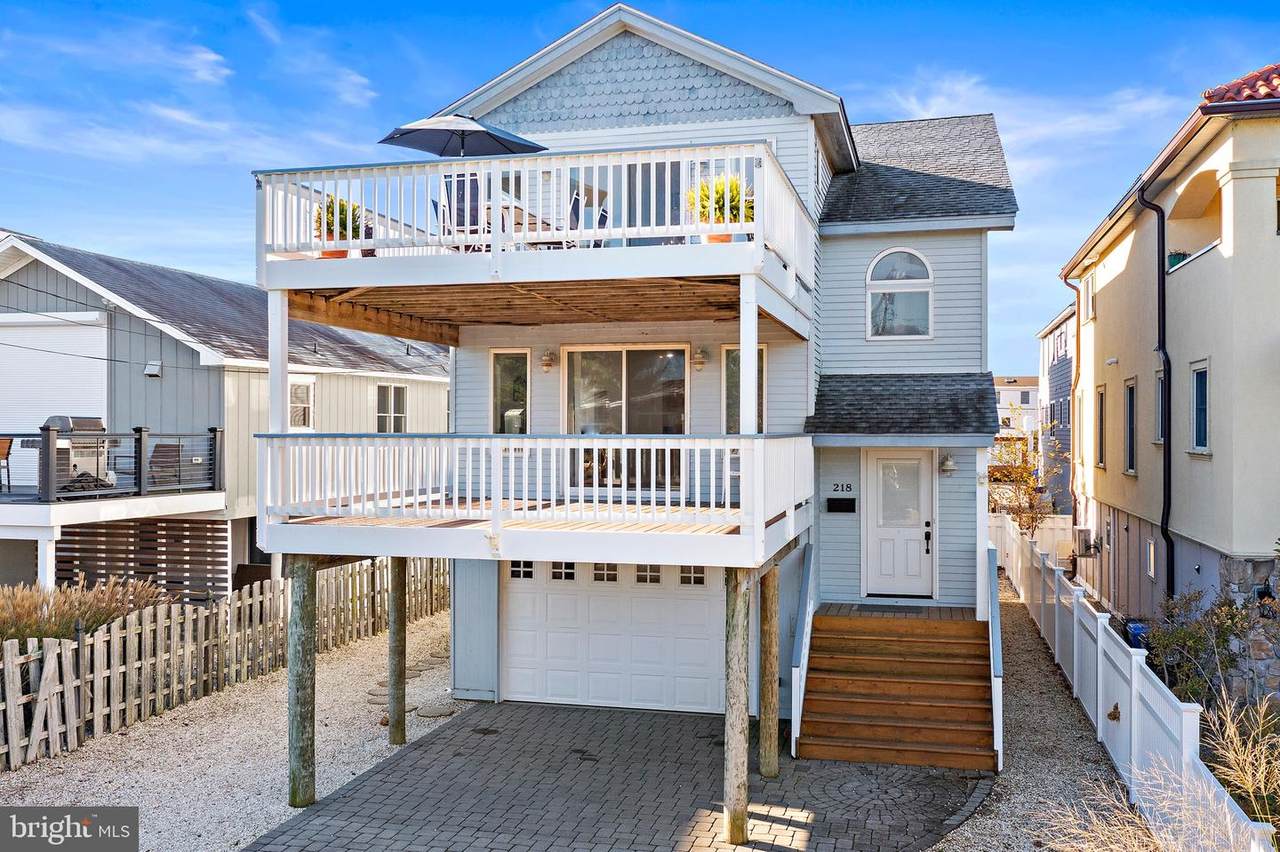 218 Stratford Avenue - Photo 1