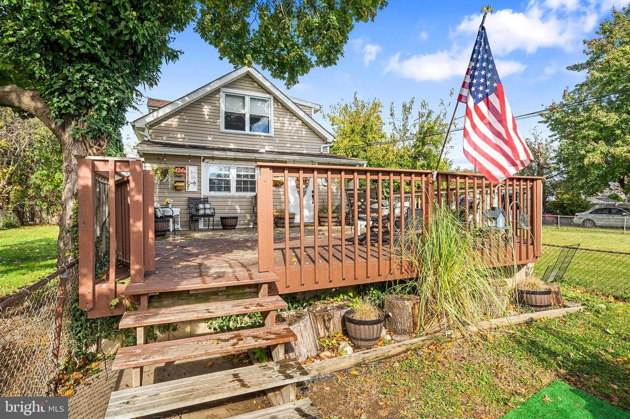 14 Ridgeway Avenue - Photo 1