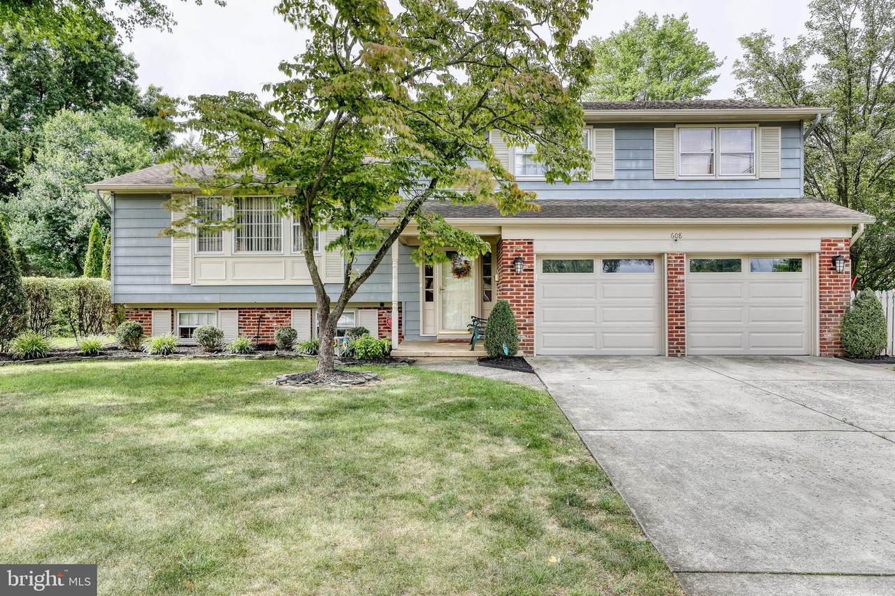 608 Croyden Drive - Photo 1