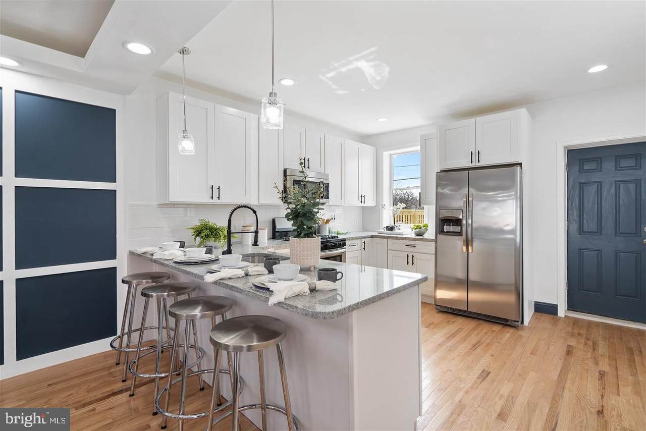 3003 Mayfield Avenue - Photo 1