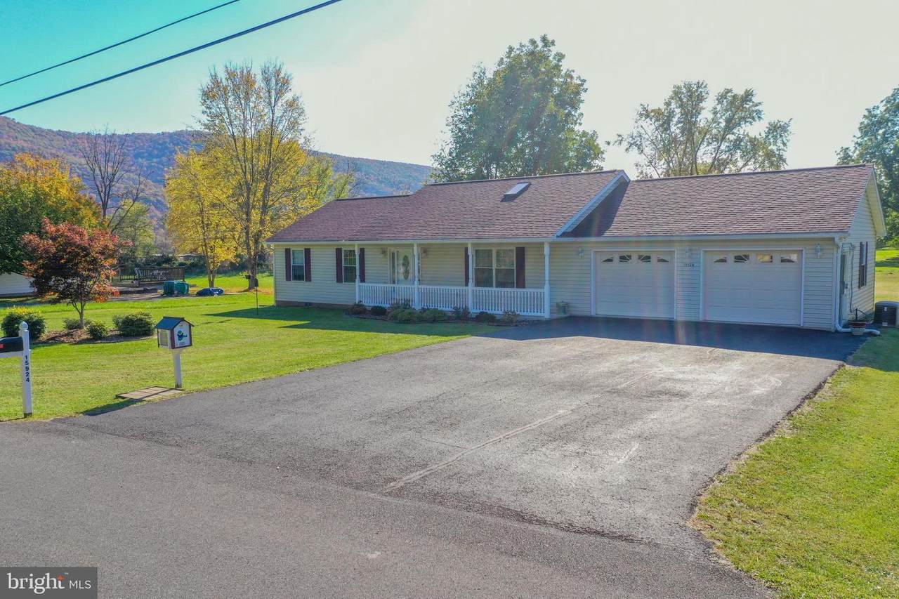 15924 Llewellyn Avenue - Photo 1