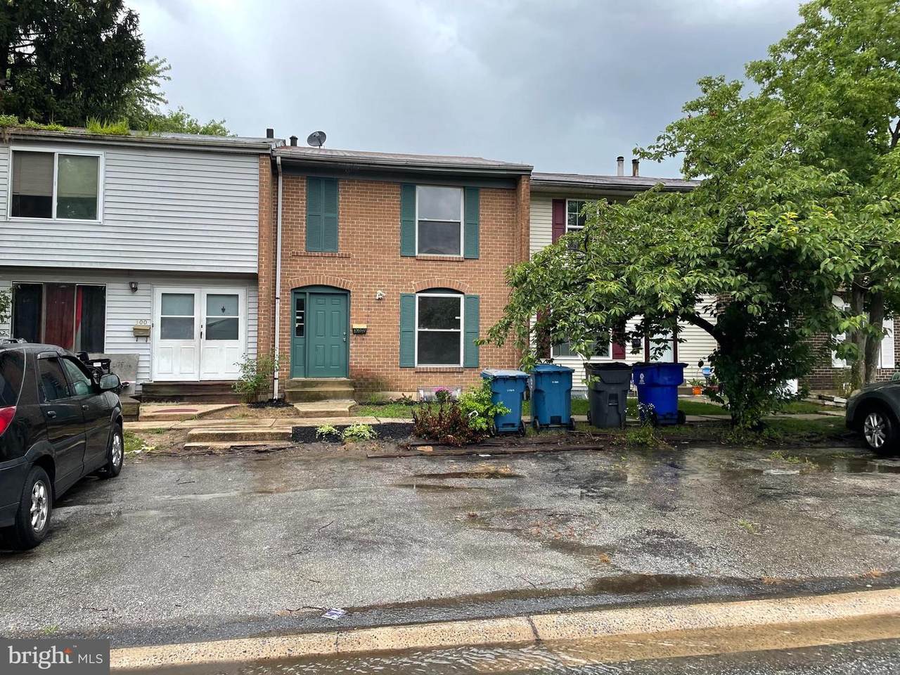 302 Edgewater Way - Photo 1