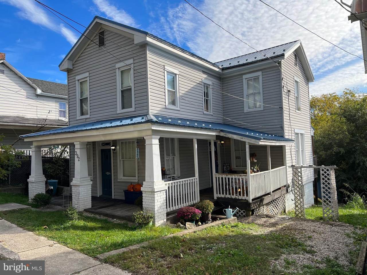392 Wilkes Street - Photo 1