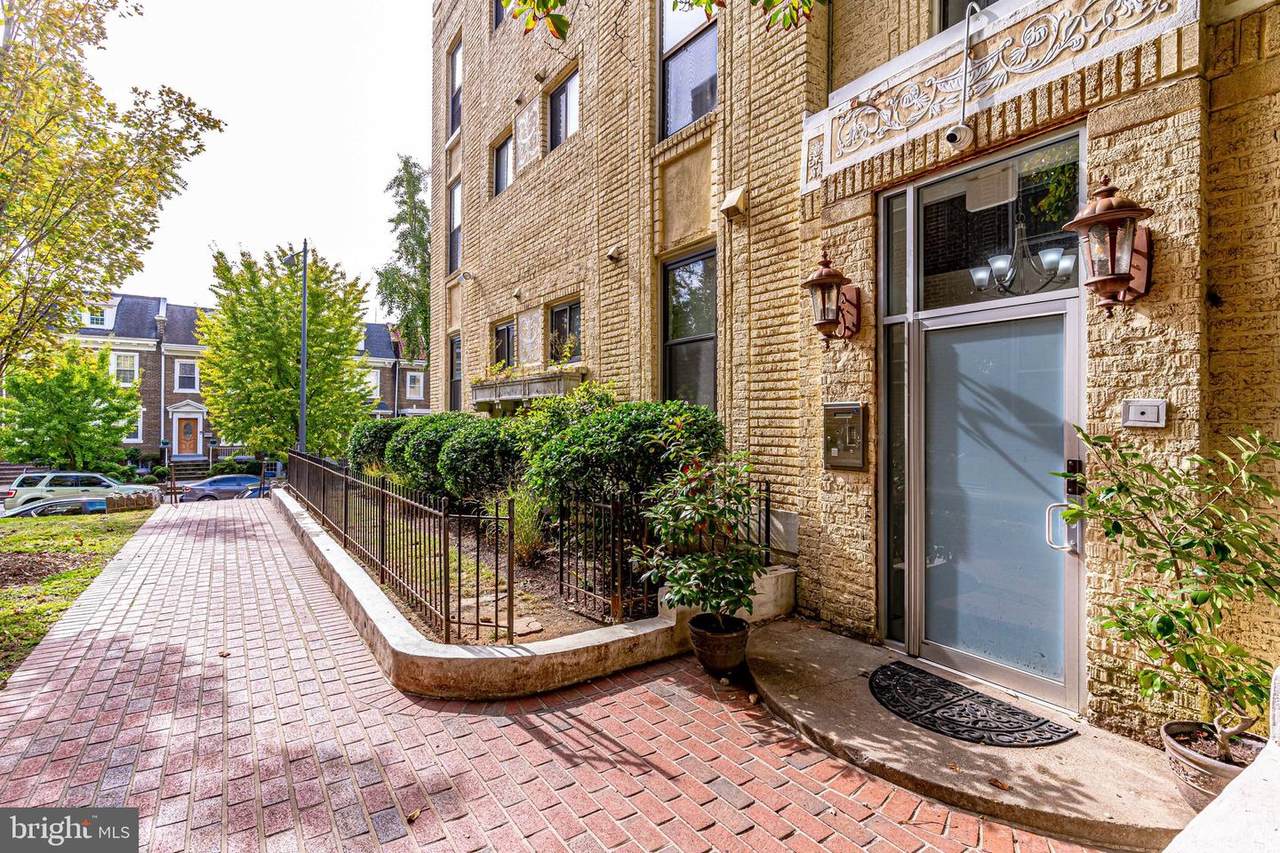 1437 Spring Road - Photo 1