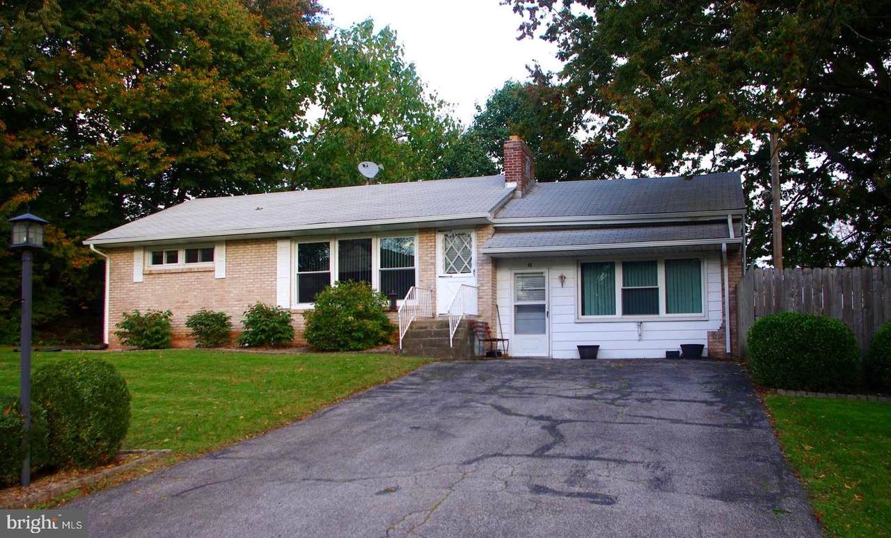15 Clover Lane - Photo 1