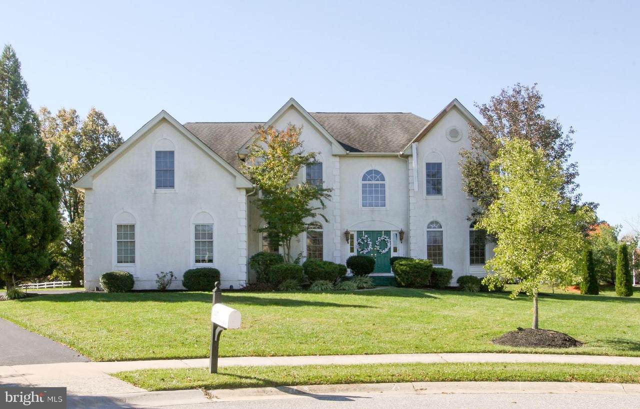 127 Trotter Dr W - Photo 1