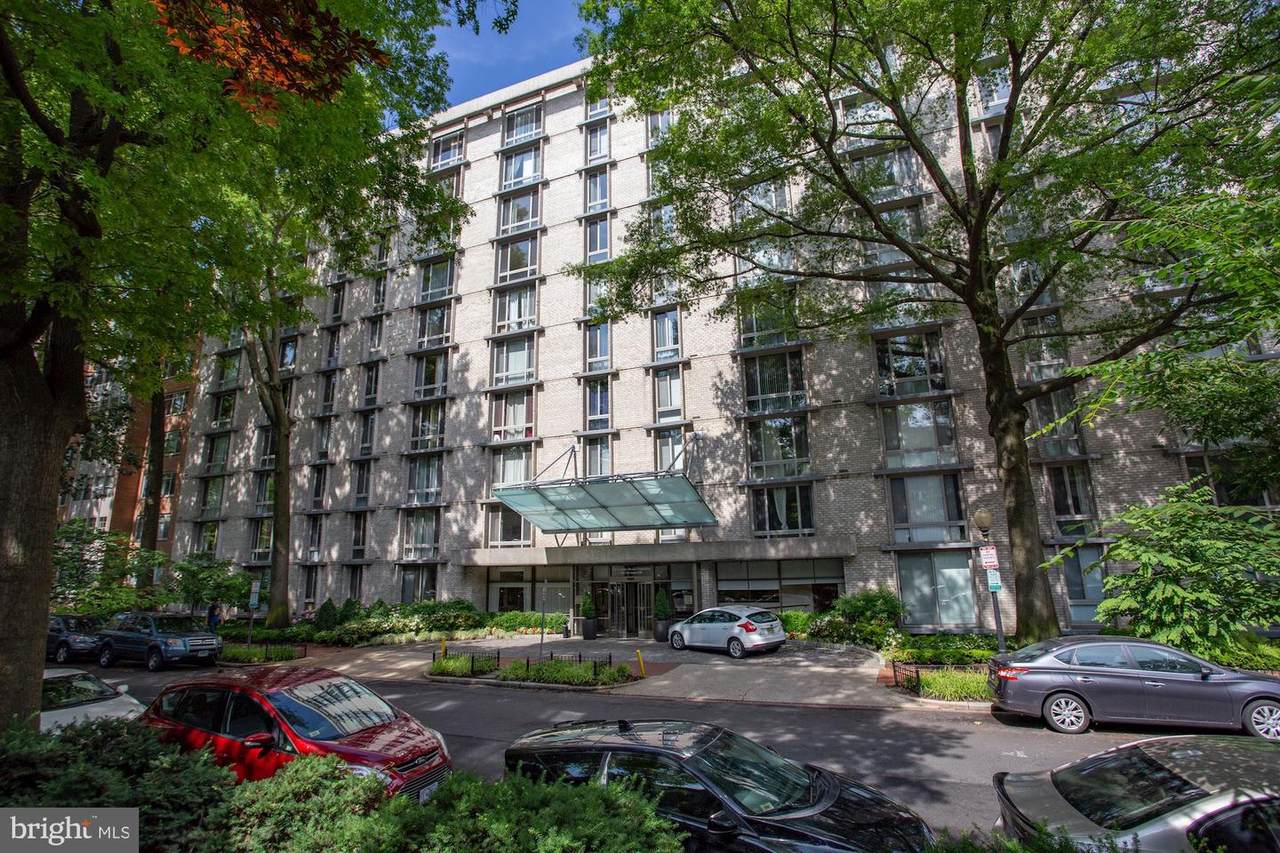 950 25TH Street - Photo 1