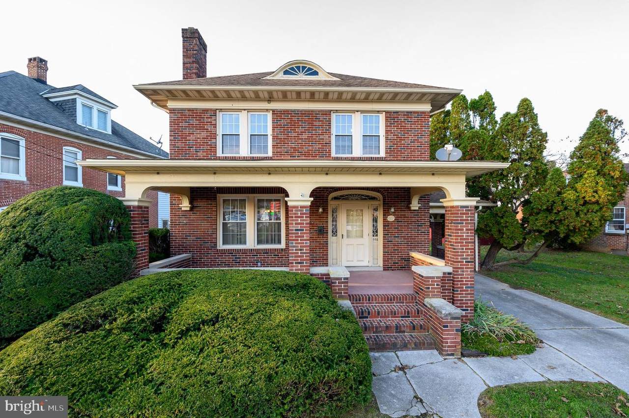 1002 York Street - Photo 1