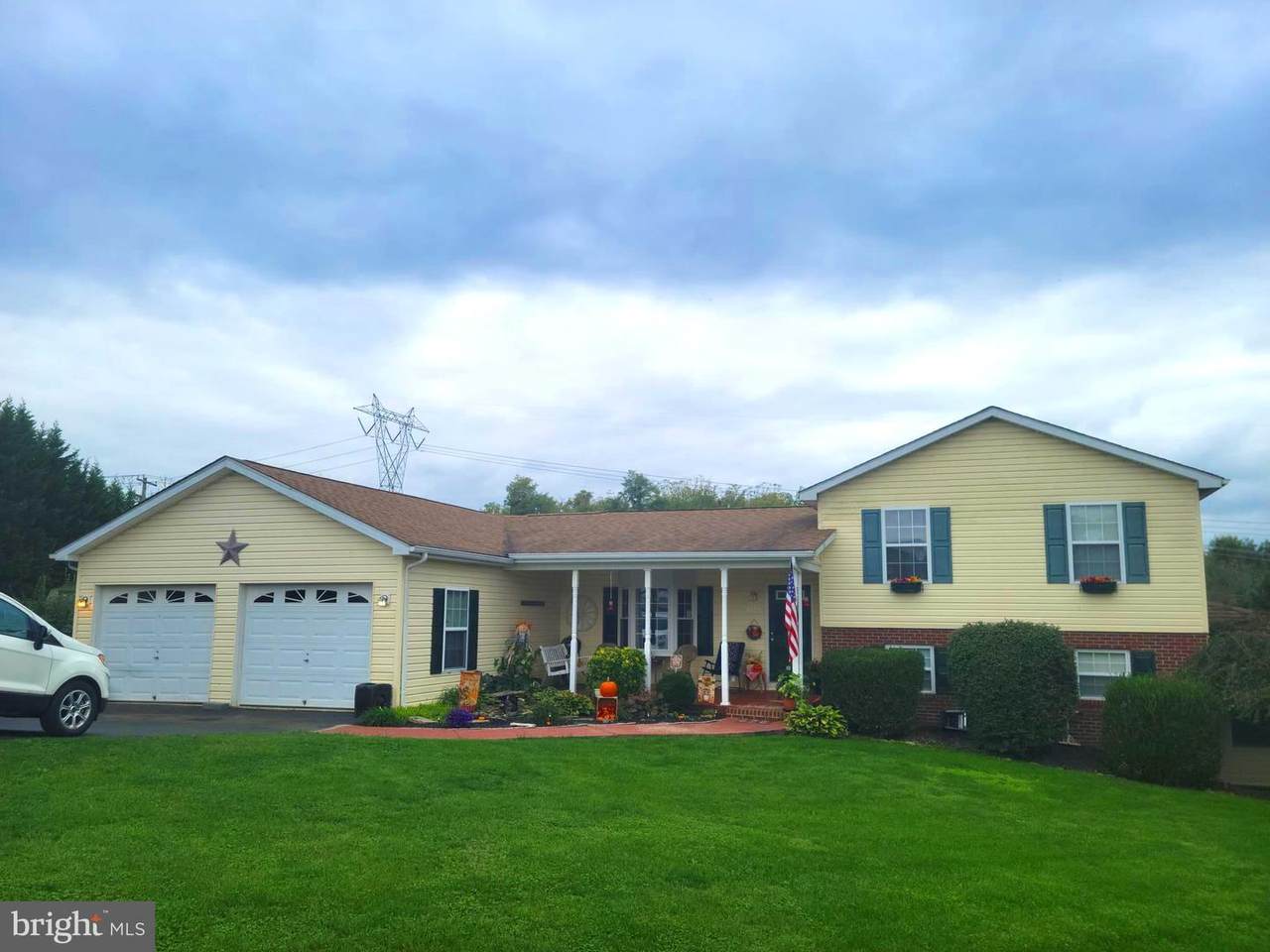 180 Christina Lane - Photo 1