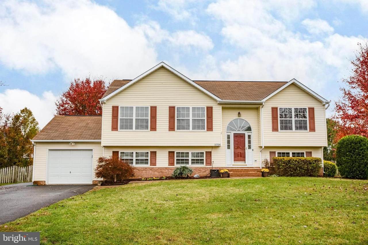 11904 Wales Drive - Photo 1