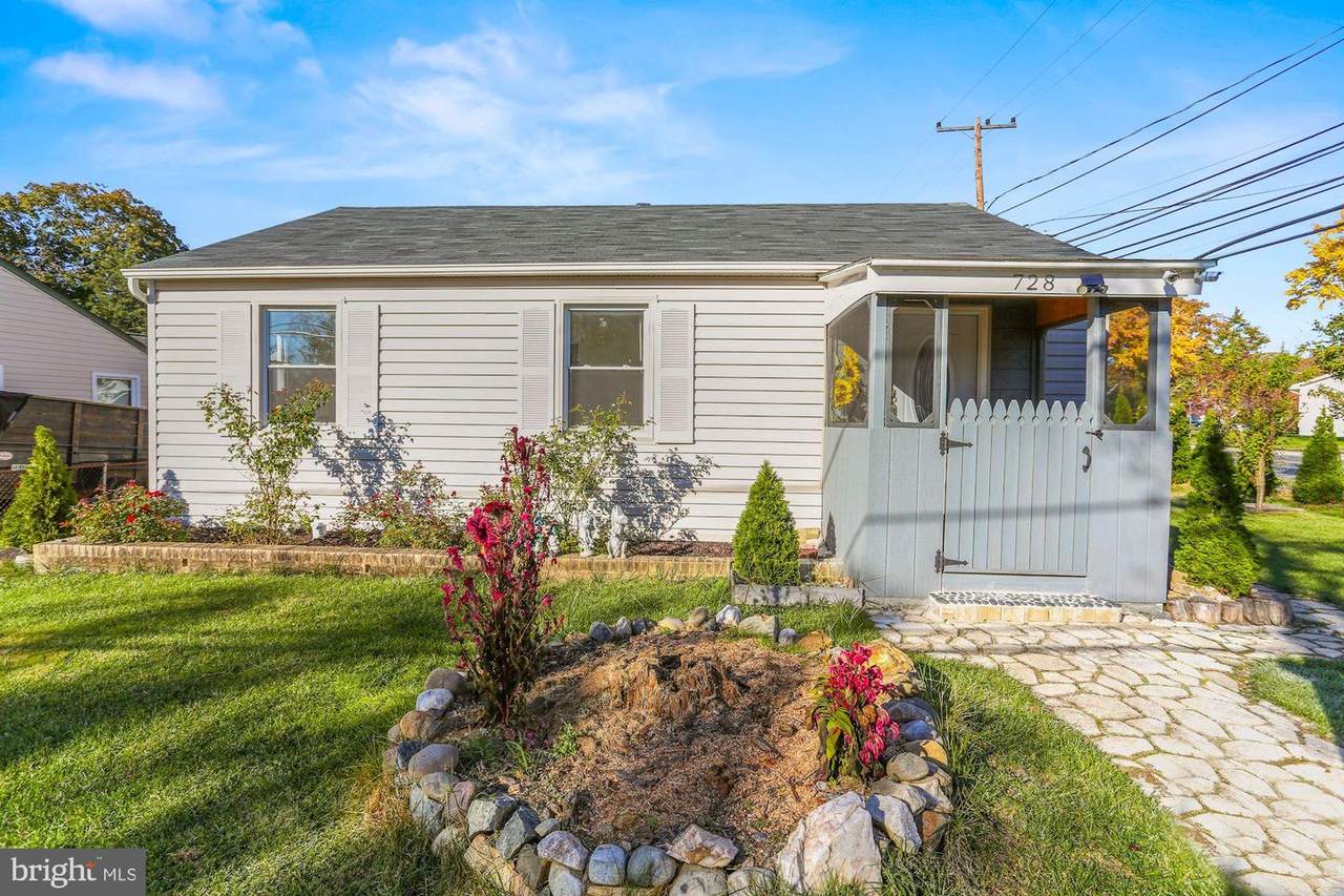728 Crabb Avenue - Photo 1