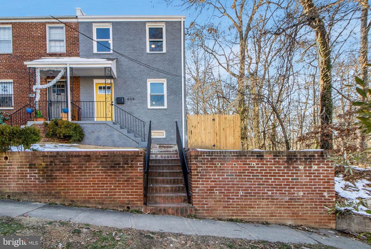 409 Burbank Street - Photo 1