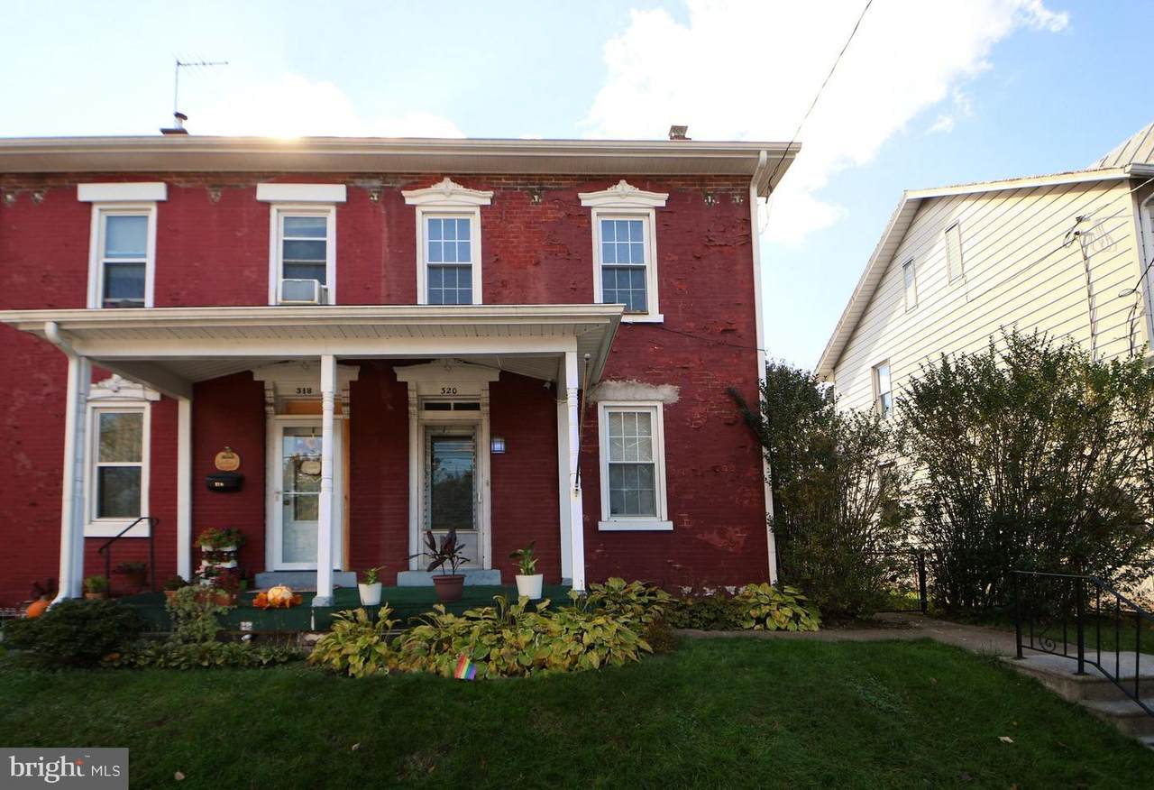 320 1ST Street - Photo 1