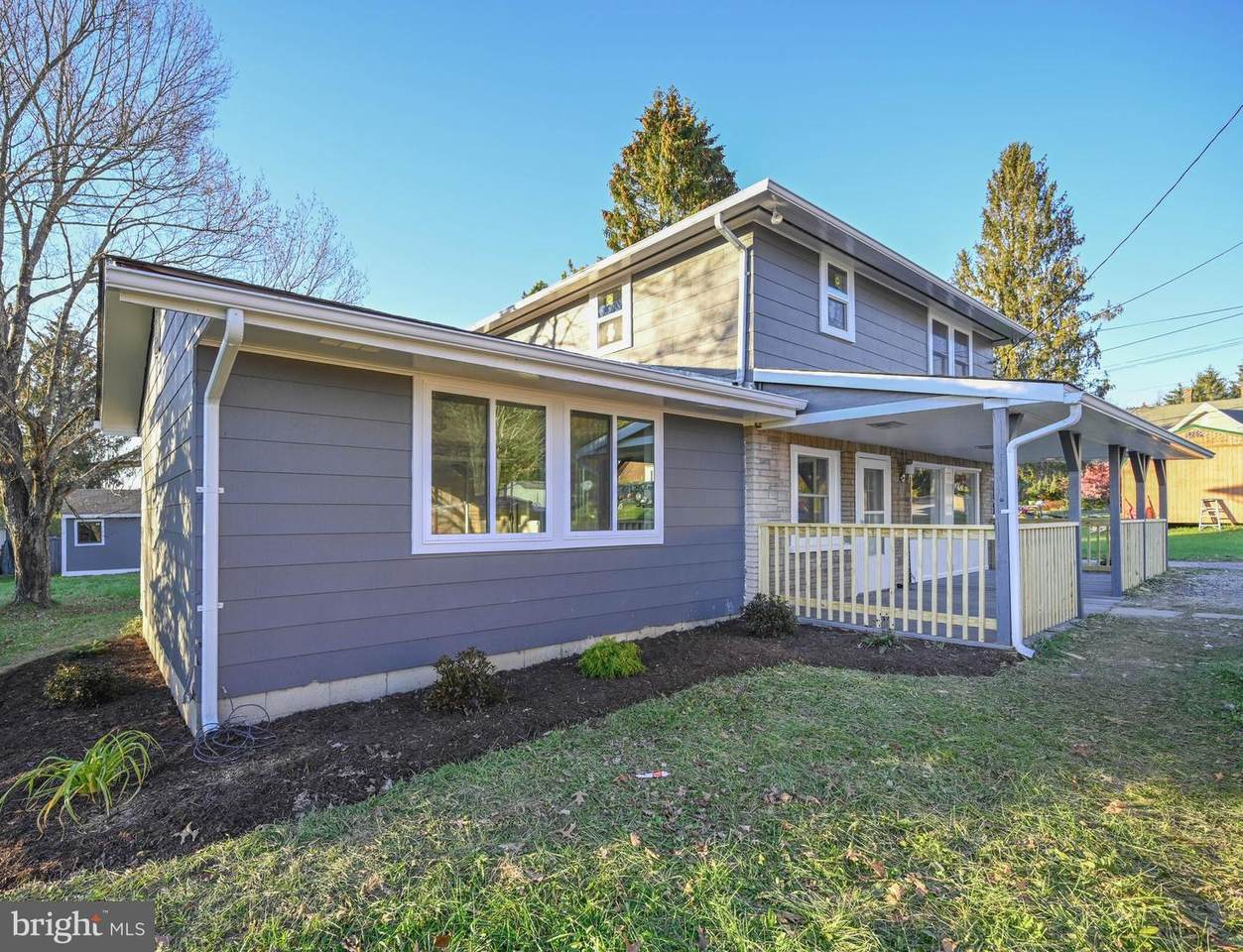 211 Dundee Street - Photo 1