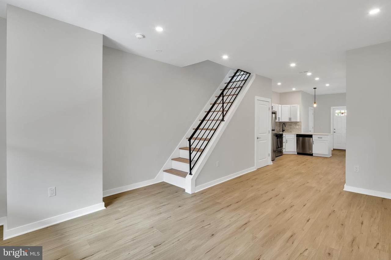 1433 Vogdes Street - Photo 1