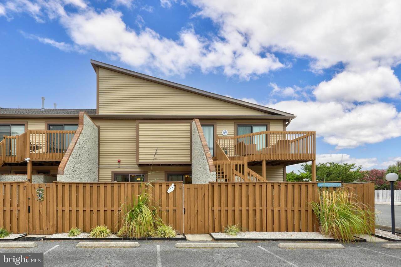 105 120TH Street - Photo 1