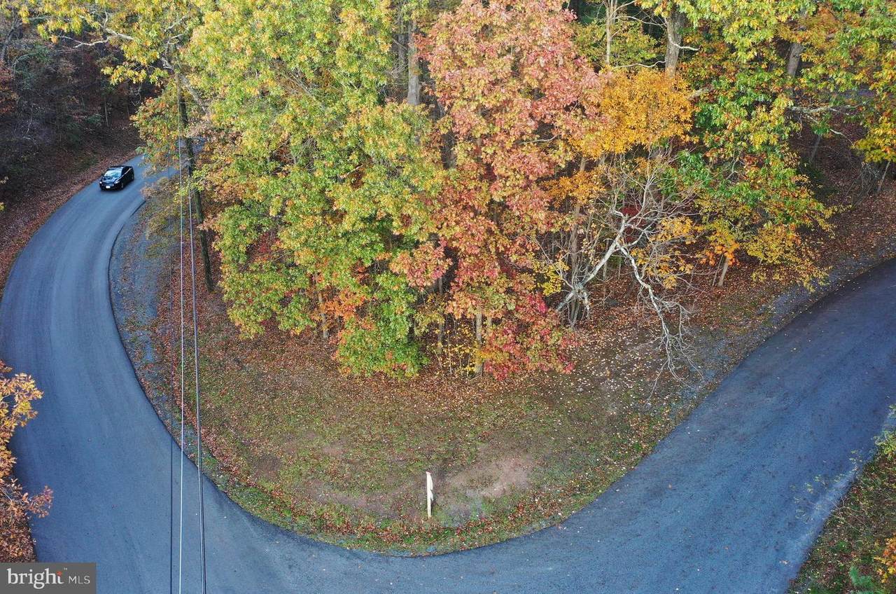 202 Laurel Drive - Photo 1