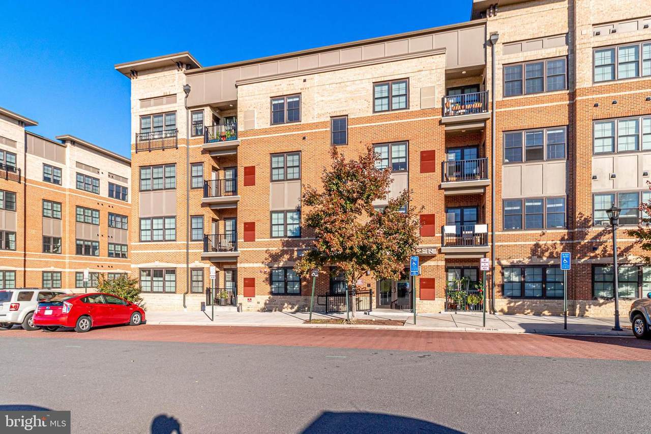 2905 Bleeker Street - Photo 1