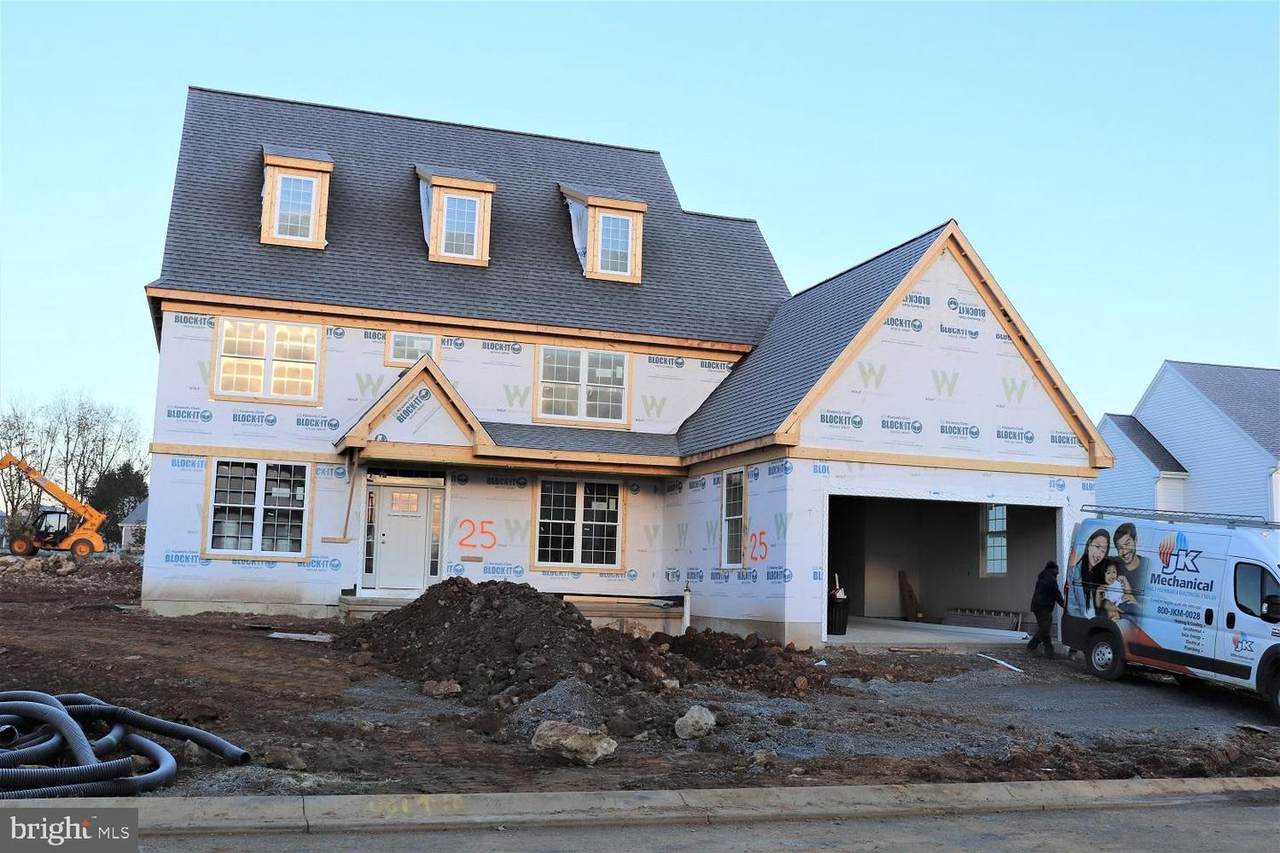 1038 Greenview Drive - Photo 1