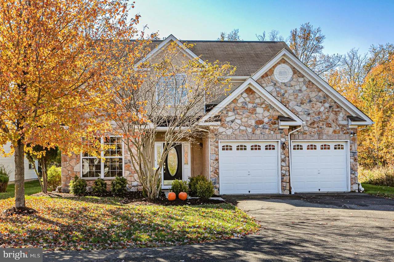5 Lexington Drive - Photo 1