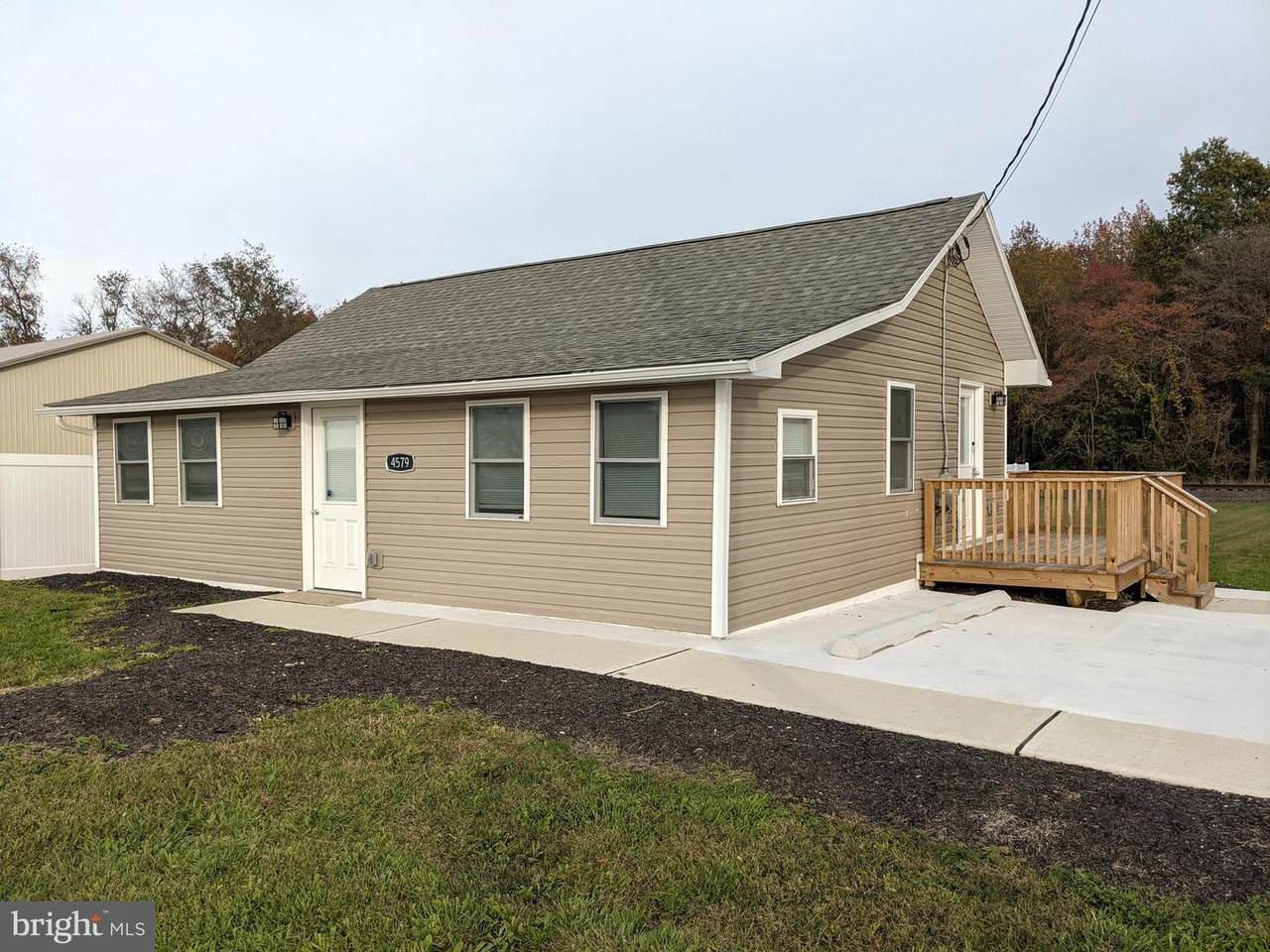 4579 Summit Bridge Road - Photo 1