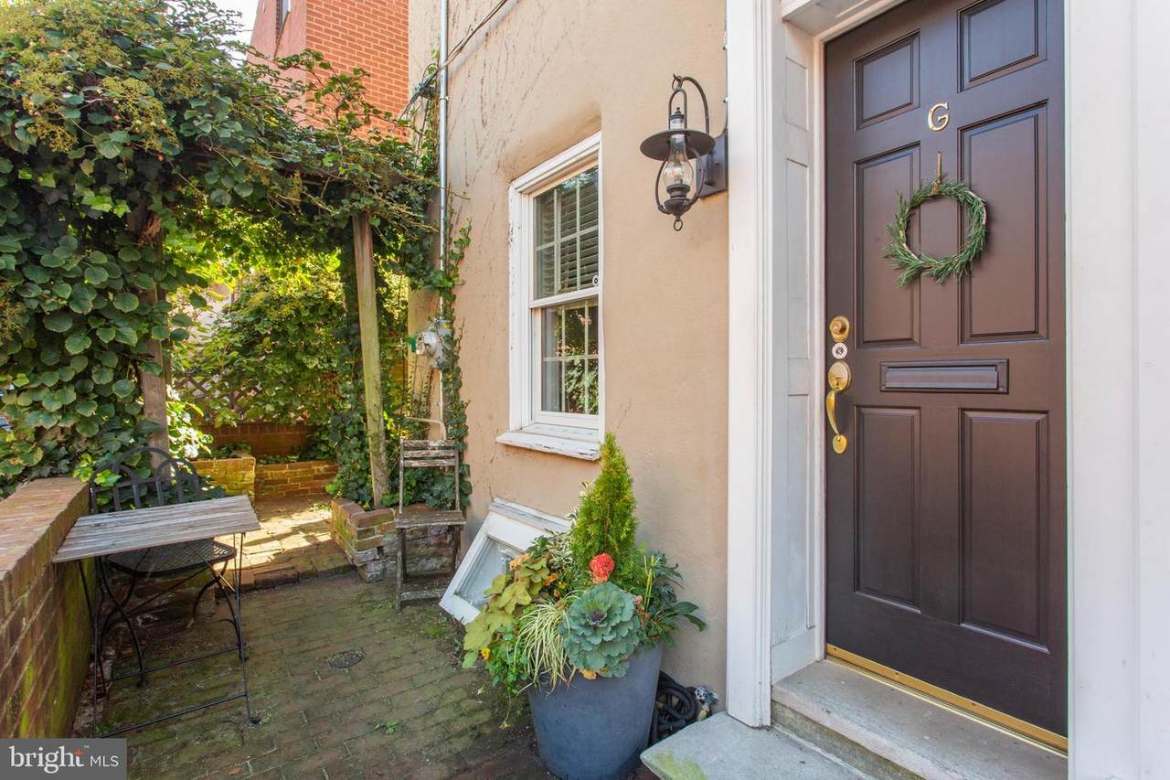 621 American Street - Photo 1
