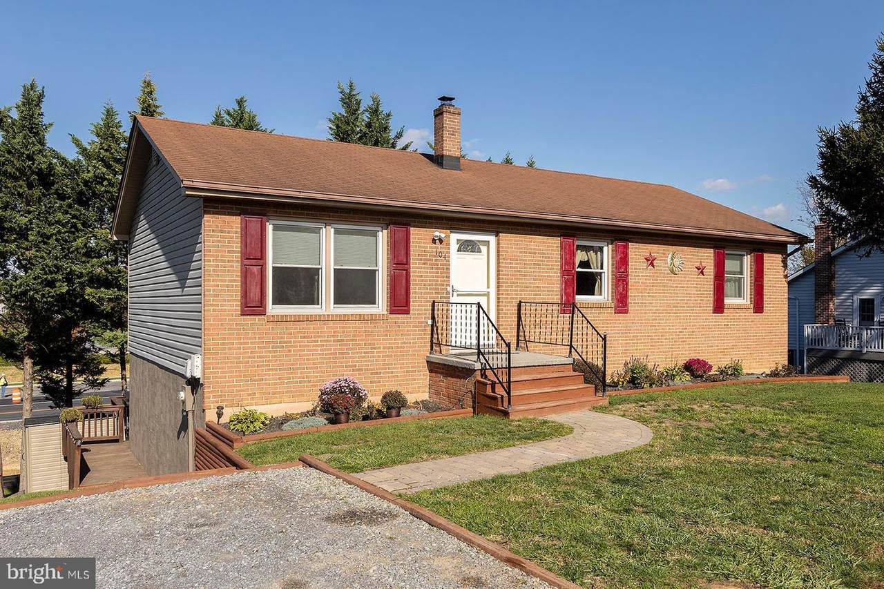 104 Linwood Court - Photo 1