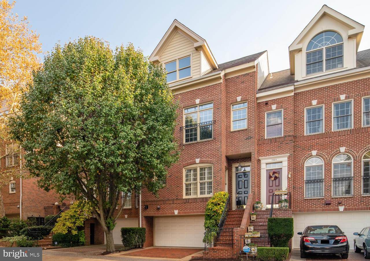 1582 Colonial Terrace - Photo 1