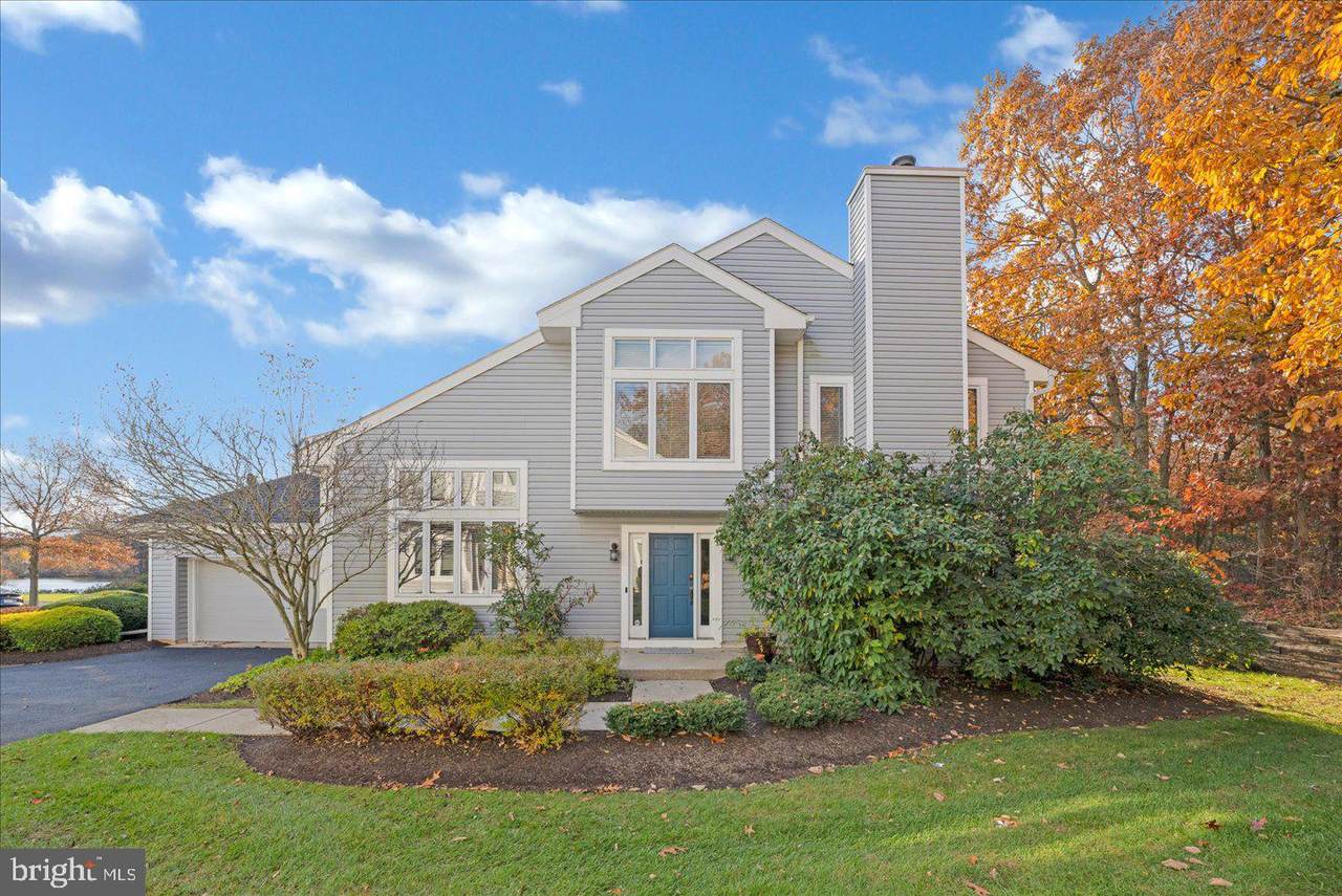 904 Champlain Drive - Photo 1