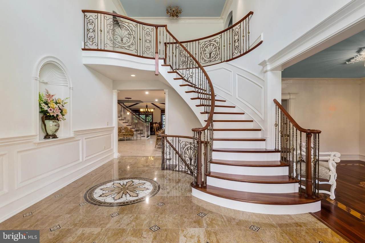 736 Jamie Drive - Photo 1
