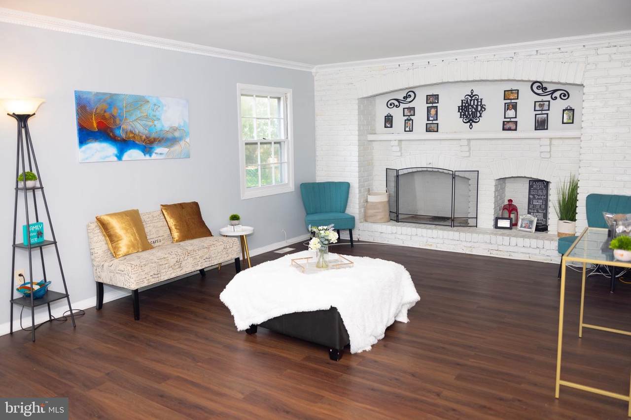 15 Edgewater Lane - Photo 1
