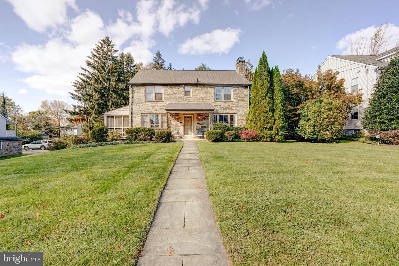 209 Haws Lane - Photo 1