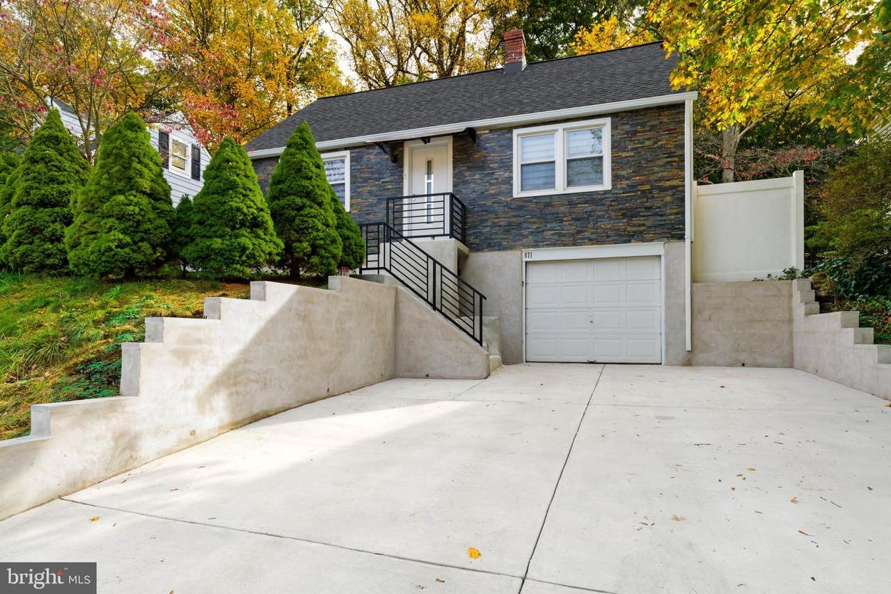 871 Tyson Avenue - Photo 1