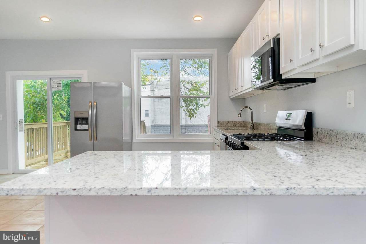 3031 Garrison Avenue - Photo 1