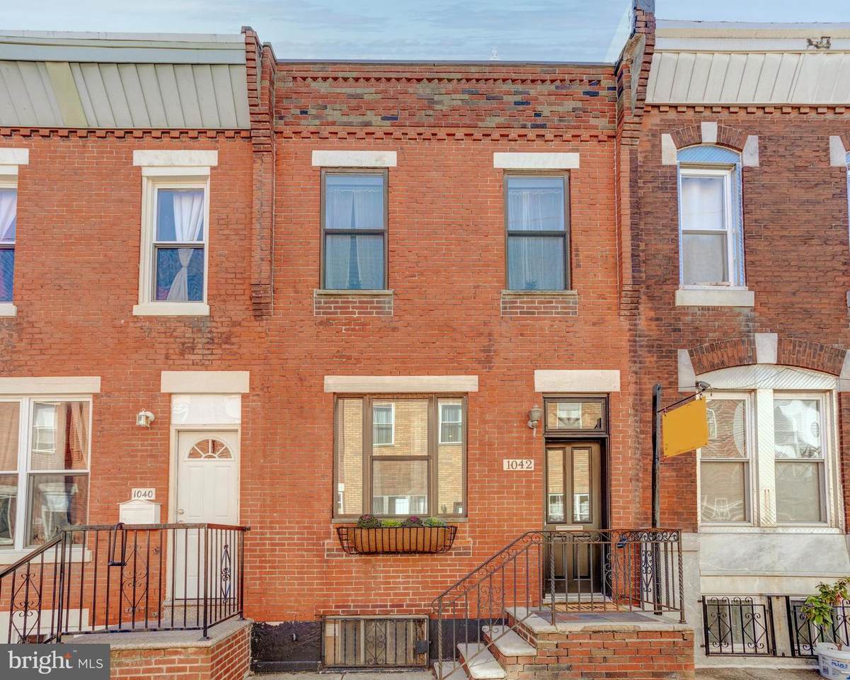 1042 Tree Street - Photo 1