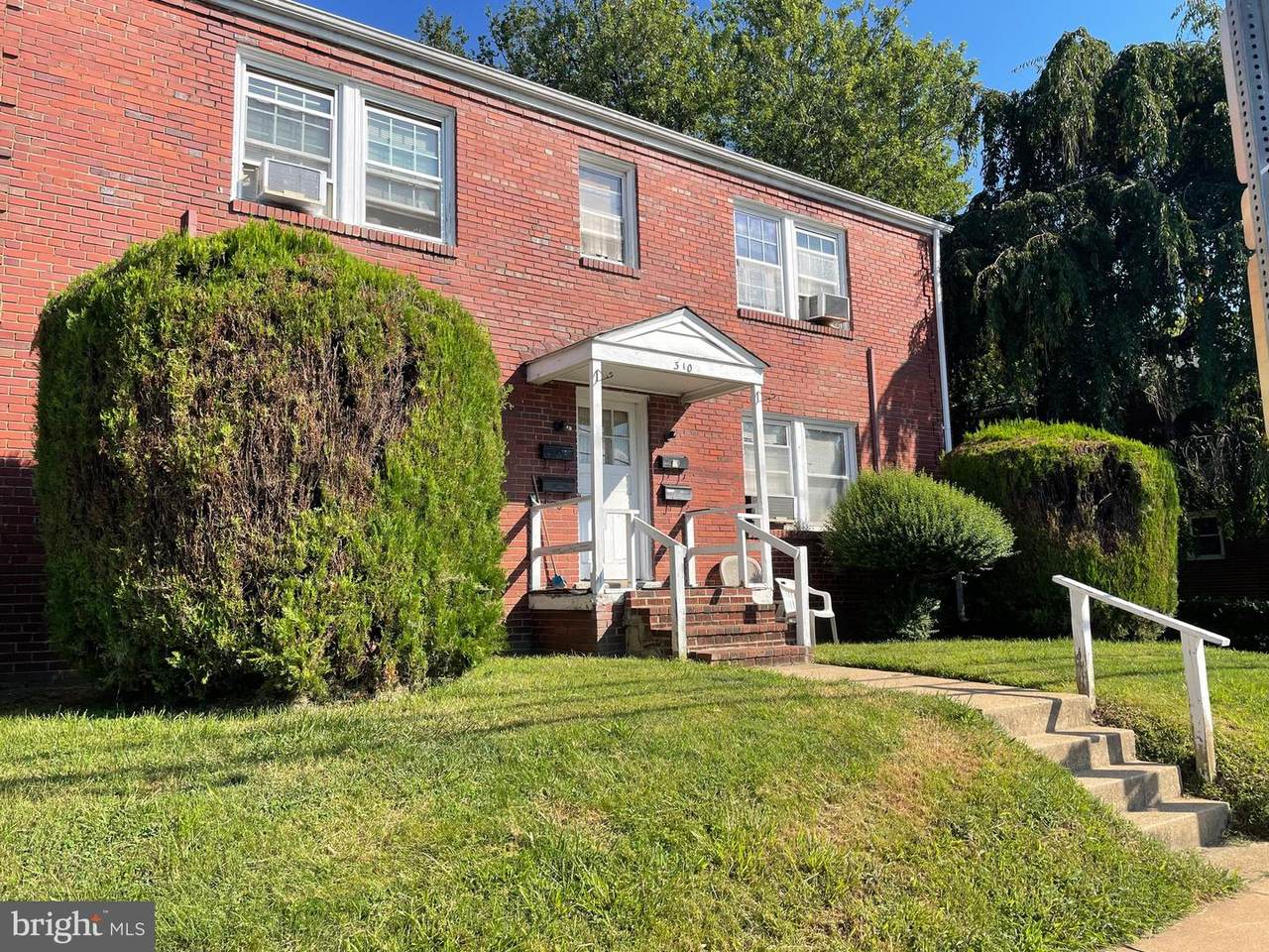 310 Maple Avenue - Photo 1
