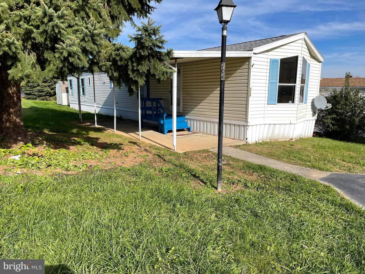 704 Laura Lane - Photo 1