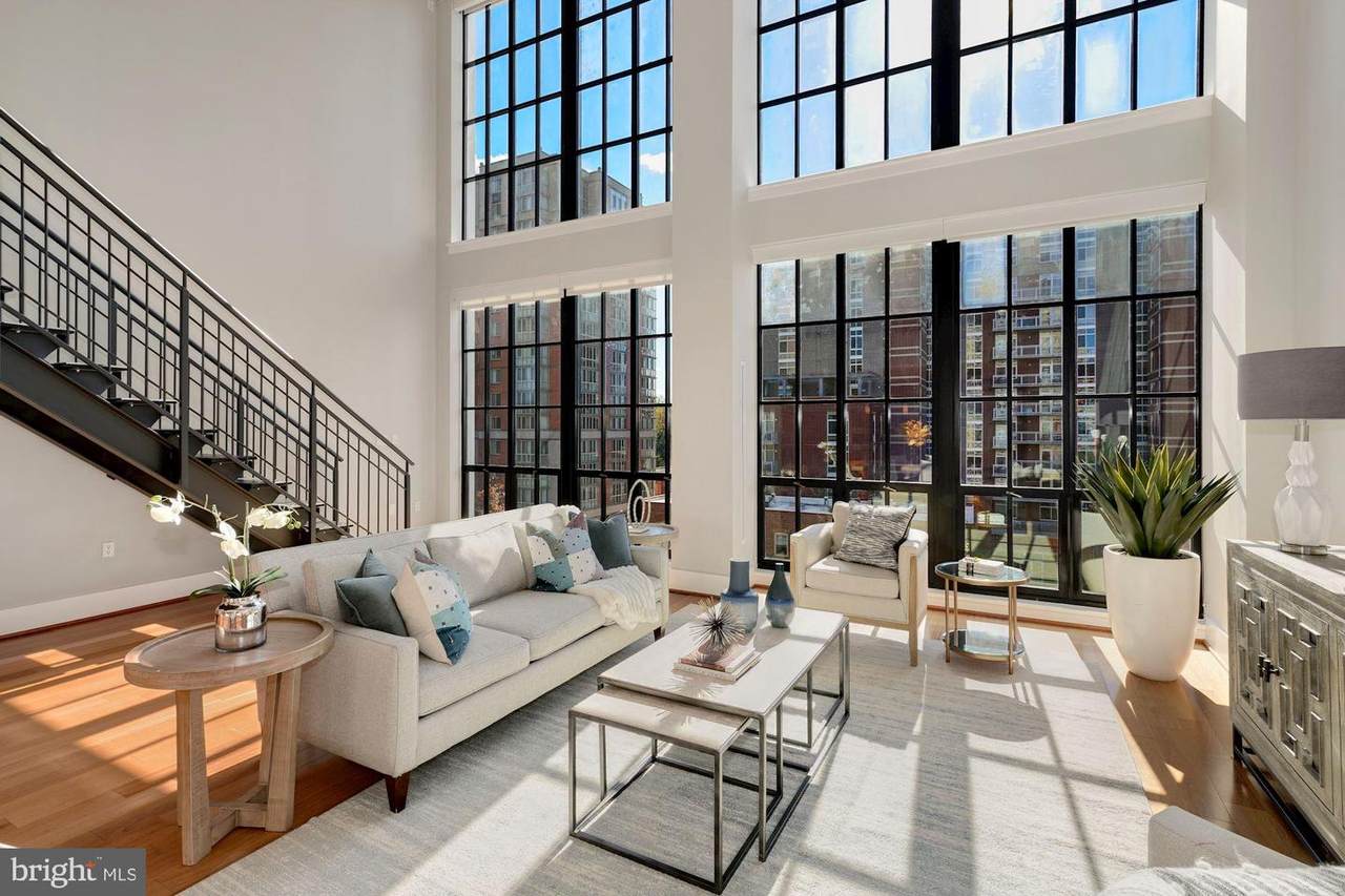 1615 Queen Street - Photo 1