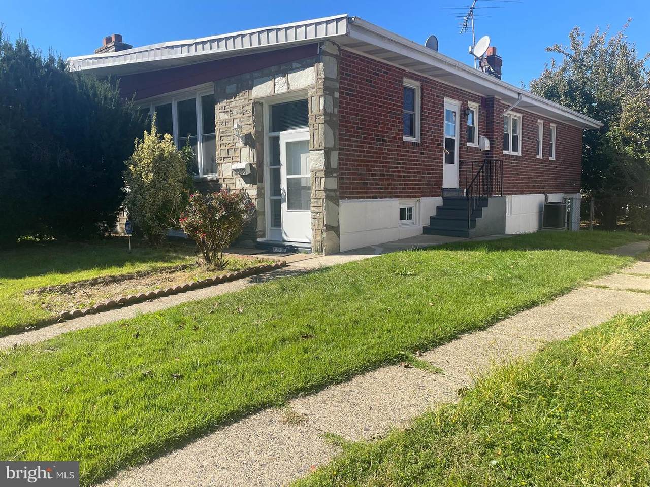 9360 Clark Street - Photo 1