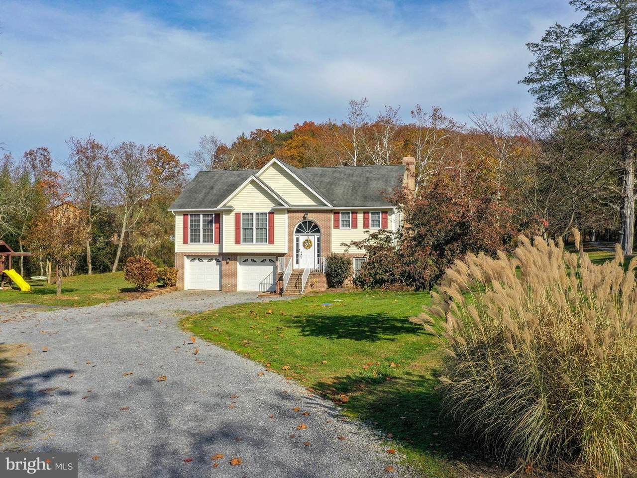 1093 Falls Road - Photo 1