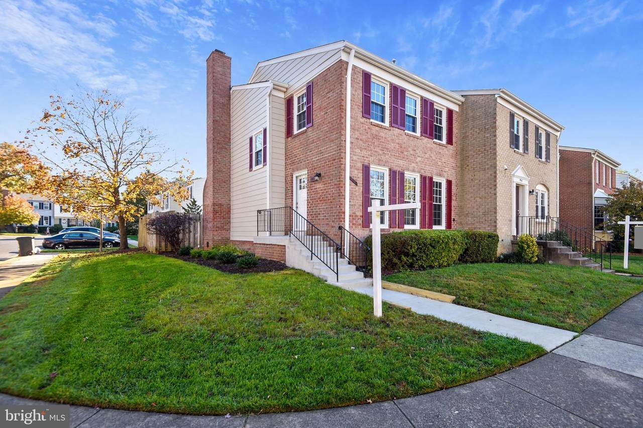 9944 Longford Court - Photo 1