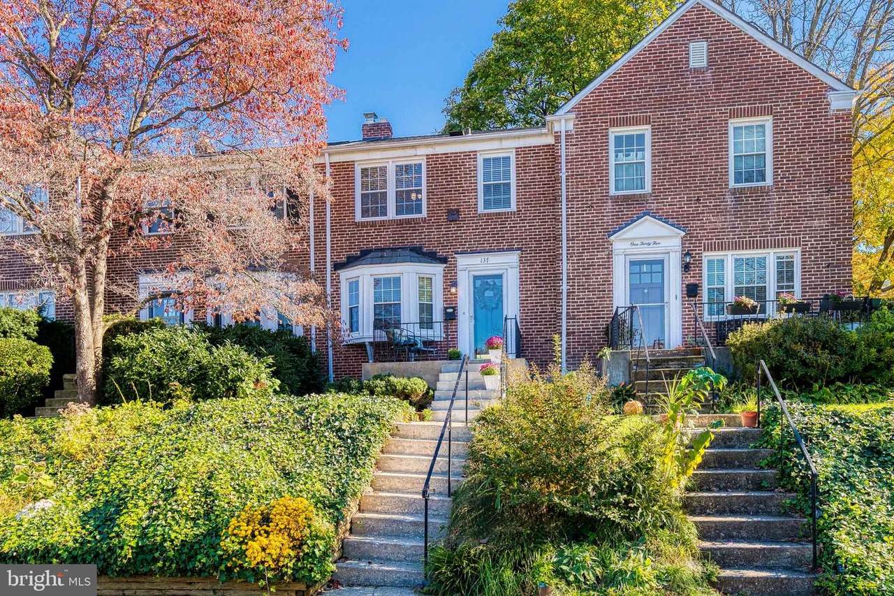 137 Brandon Road - Photo 1