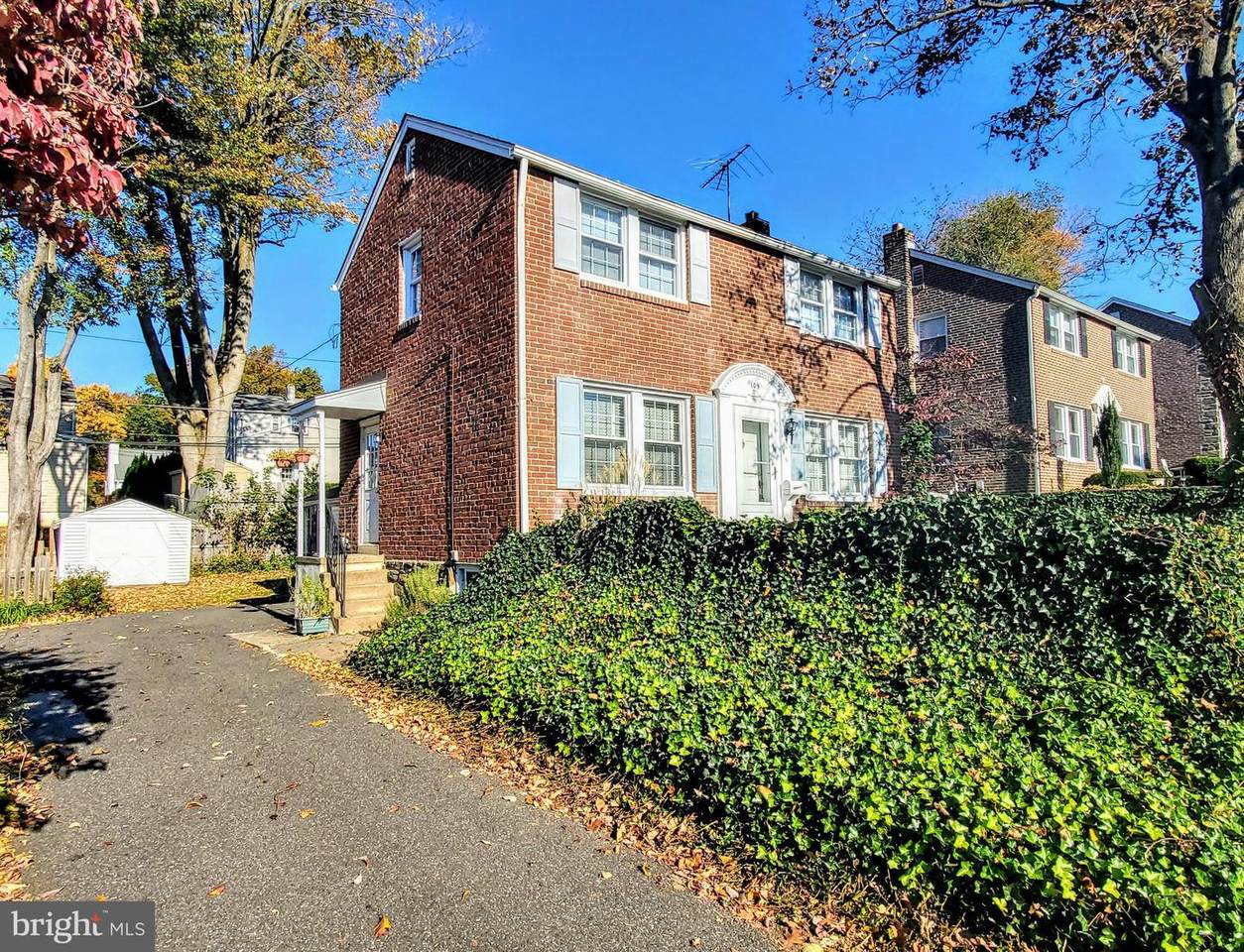 109 Congress Avenue - Photo 1