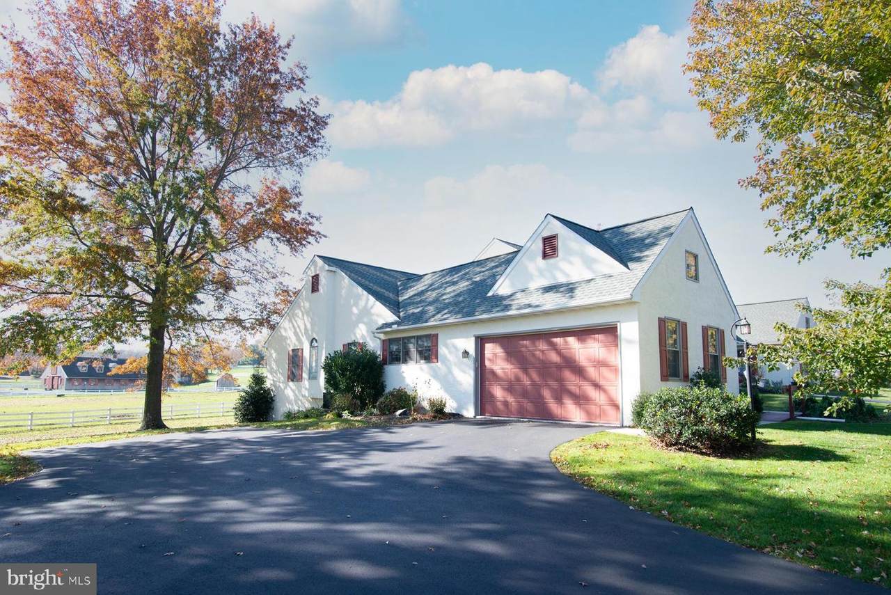 121 Derby Drive - Photo 1