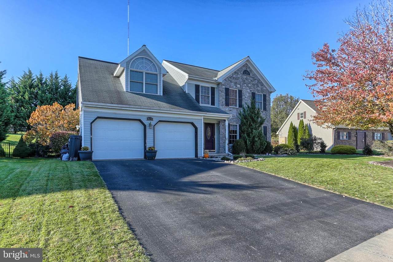 425 Farmland Drive - Photo 1